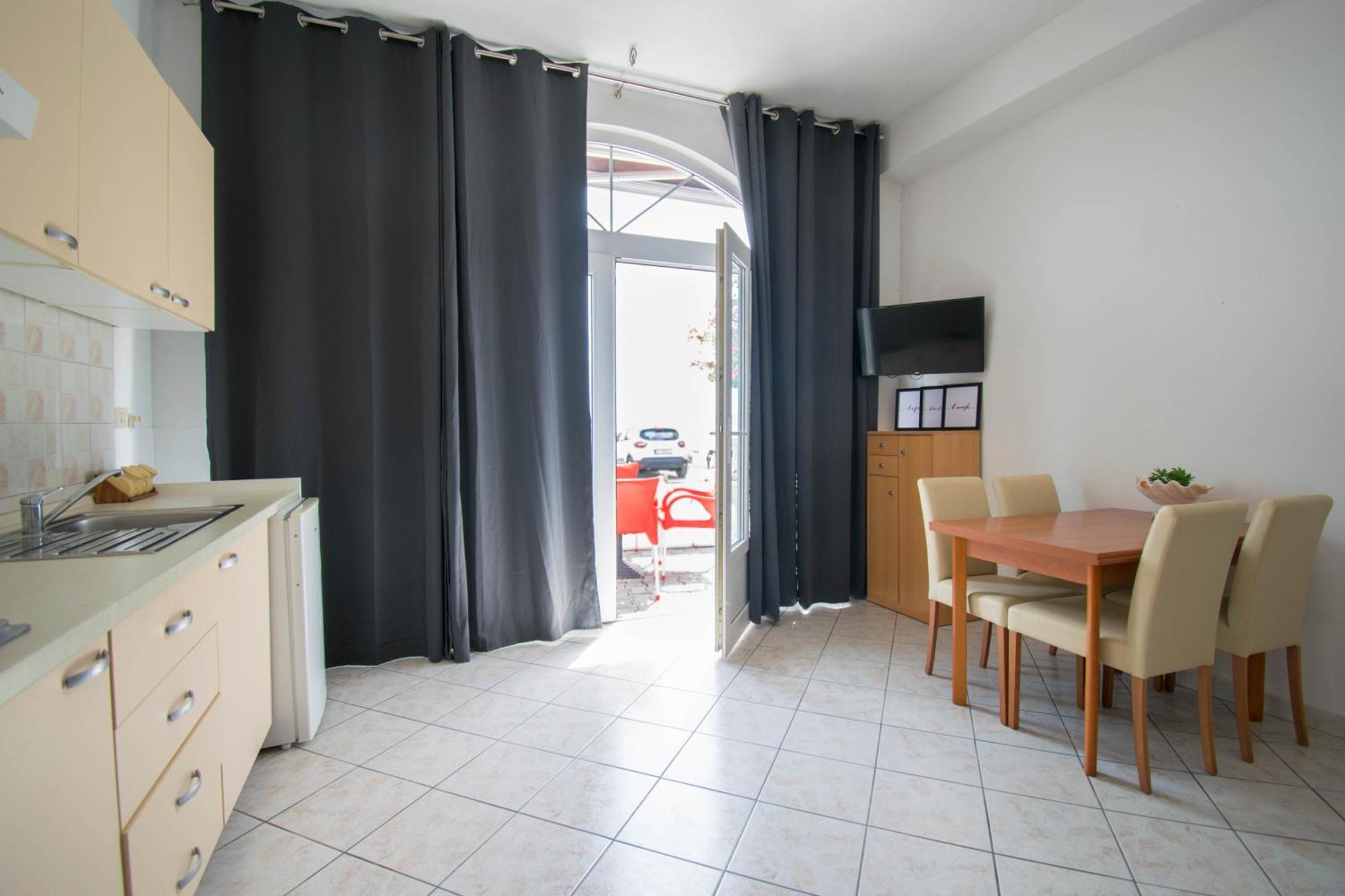 Apartments Manuela - Baška Voda Zewnętrze zdjęcie